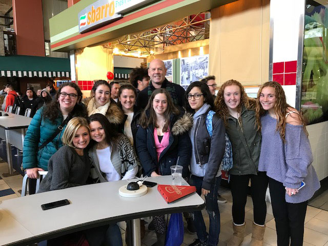Wantagh student journalists and Mr. Kravitz at Hofstra University for Press Day