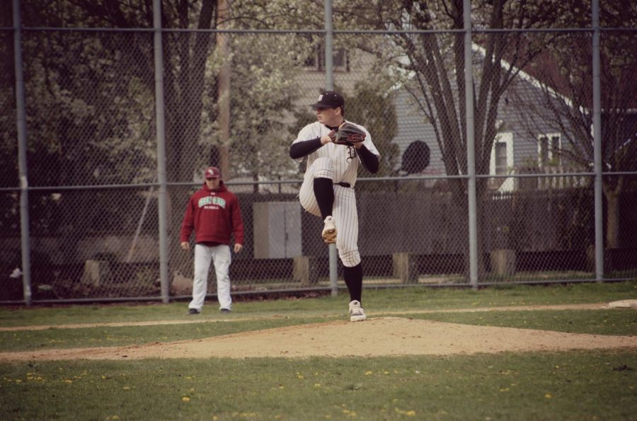 Anthony Fontana pitching against Glen Cove
