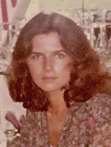 No, that’s not actress Keri Russell! It’s Mrs. Kelly in her mid-20’s.