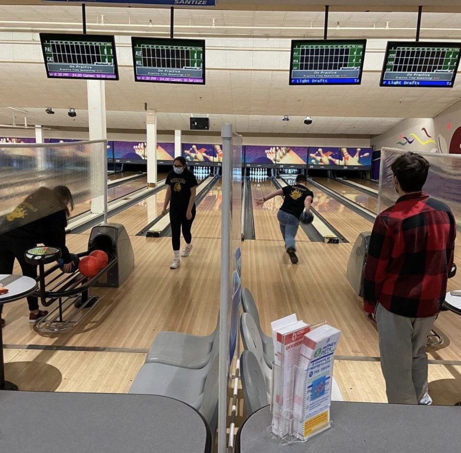 The Wantagh bowling team is planning on “keeping their minds out of the gutter.” 