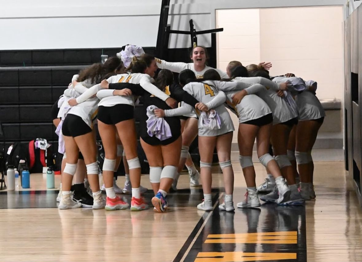 Wantagh Girls Varsity Volleyball's Smashing Season