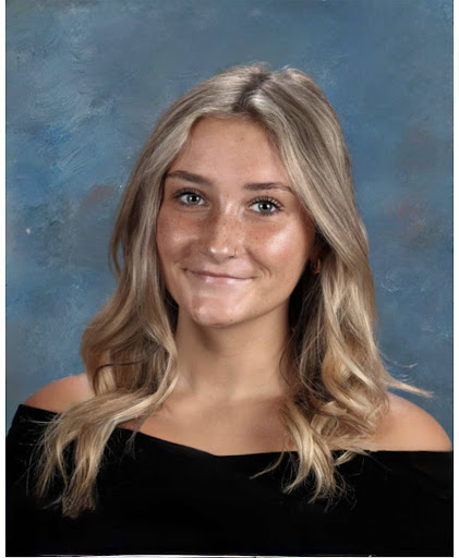 Senior Farewell; Liza Wasnieski, Sports Editor